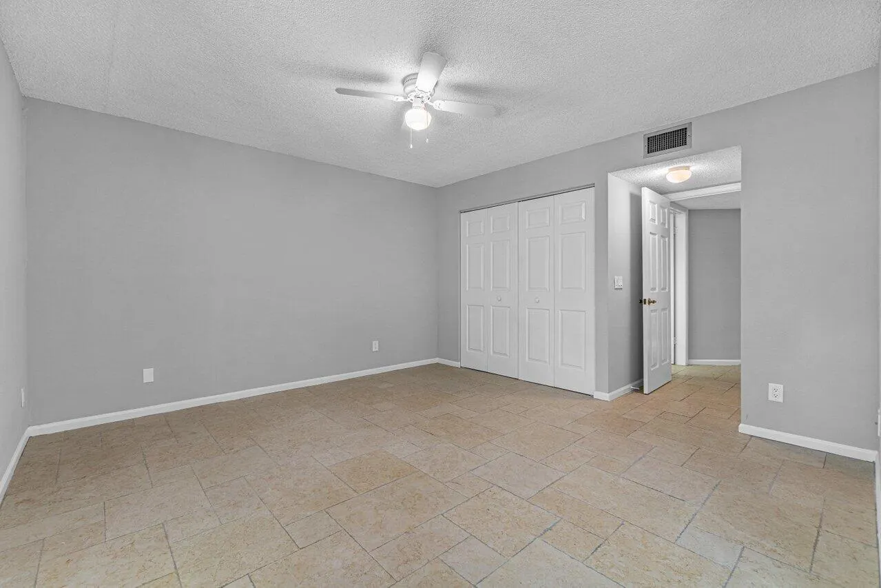 5540 Coach House Circle, #B