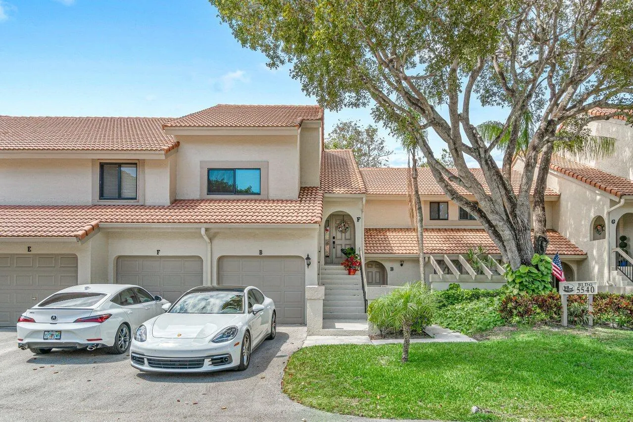 5540 Coach House Circle, #B