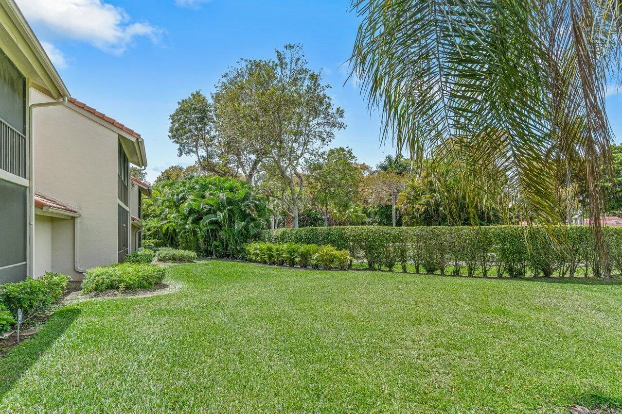 5540 Coach House Circle, #B