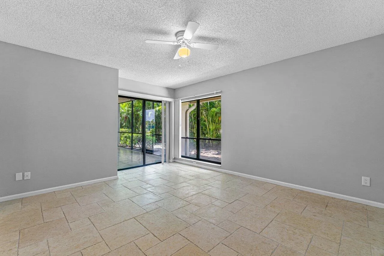 5540 Coach House Circle, #B