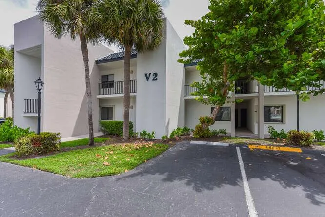 1605 S Us Highway 1, #V2-103