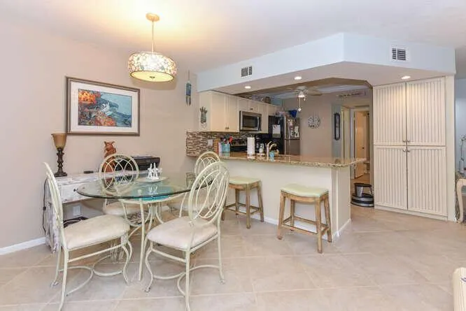 1605 S Us Highway 1, #V2-103