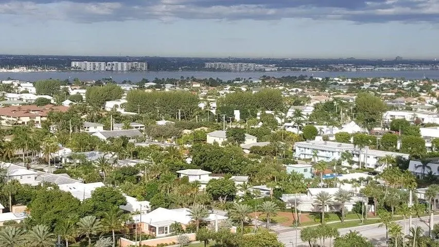 2800 N Ocean Drive, #B-17c
