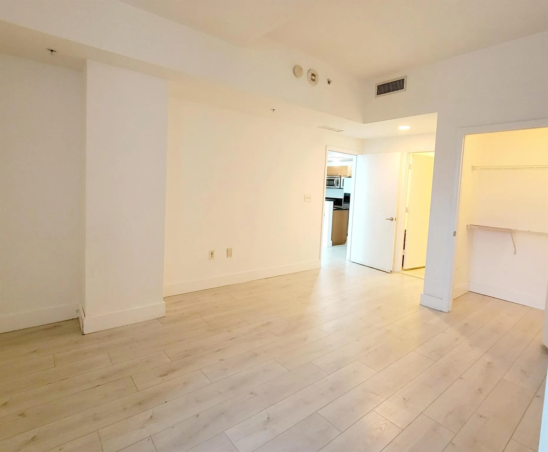 244 Biscayne Boulevard, #2710
