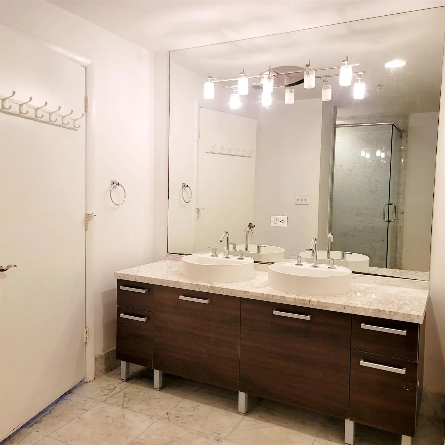 244 Biscayne Boulevard, #2710