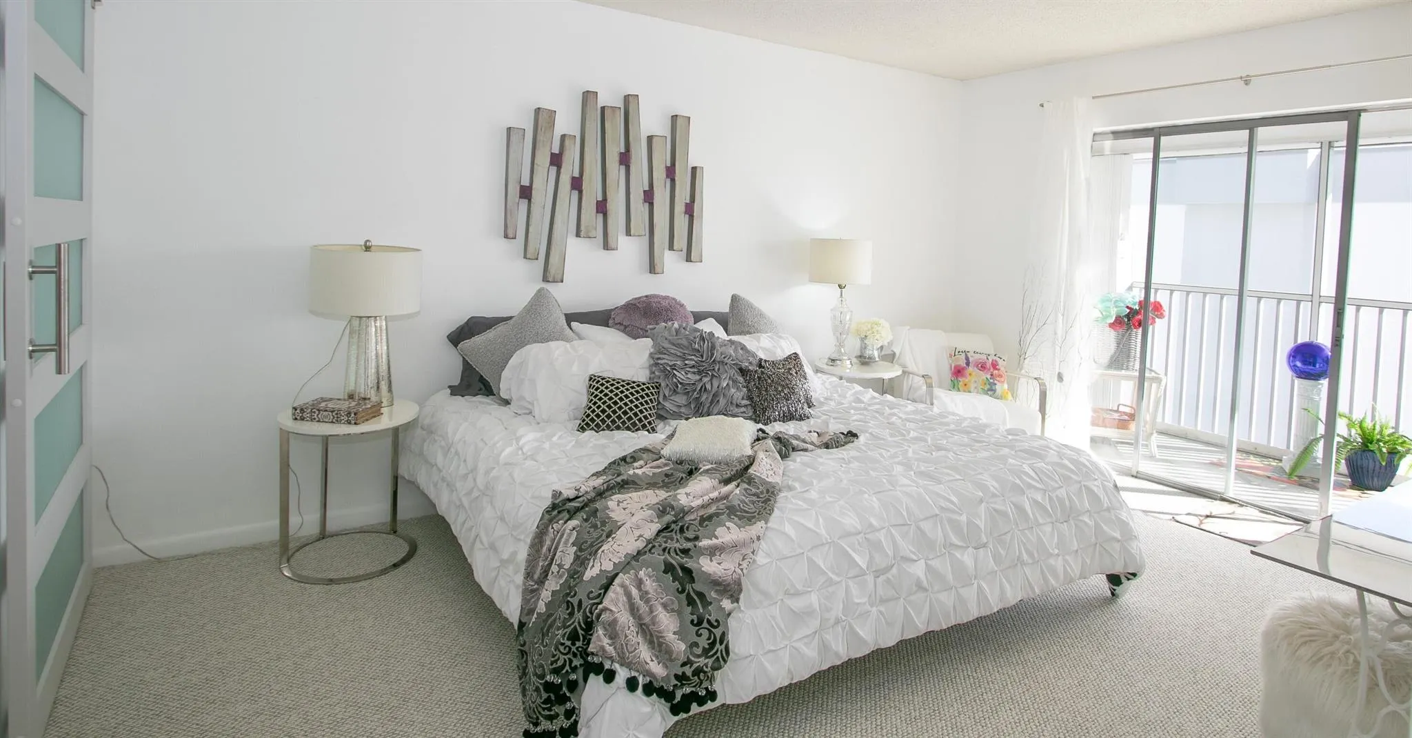 1502 S Lakeside Drive, #410