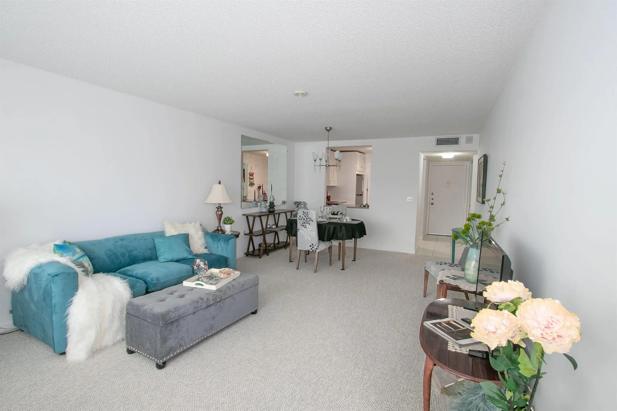 1502 S Lakeside Drive, #410