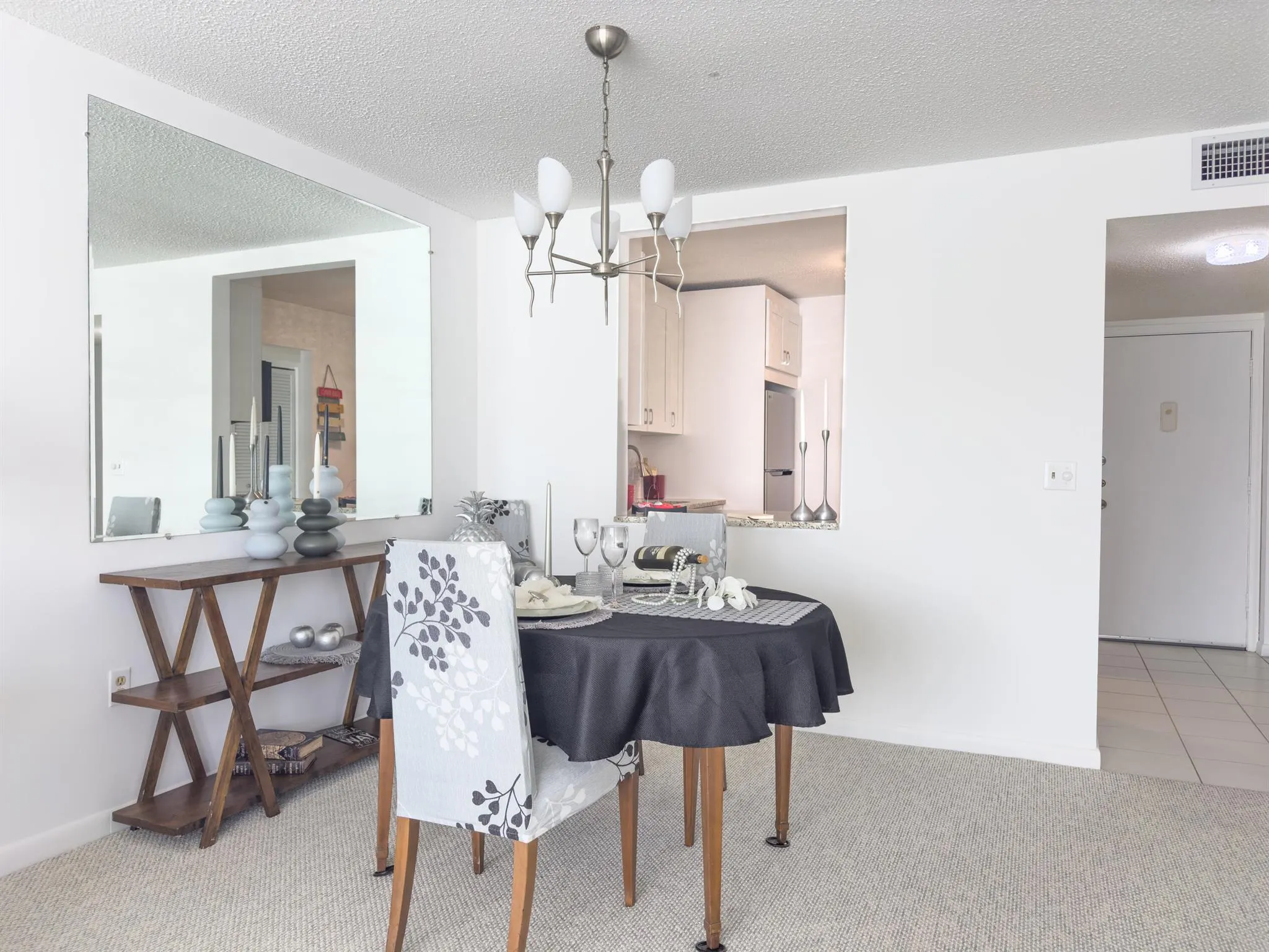 1502 S Lakeside Drive, #410