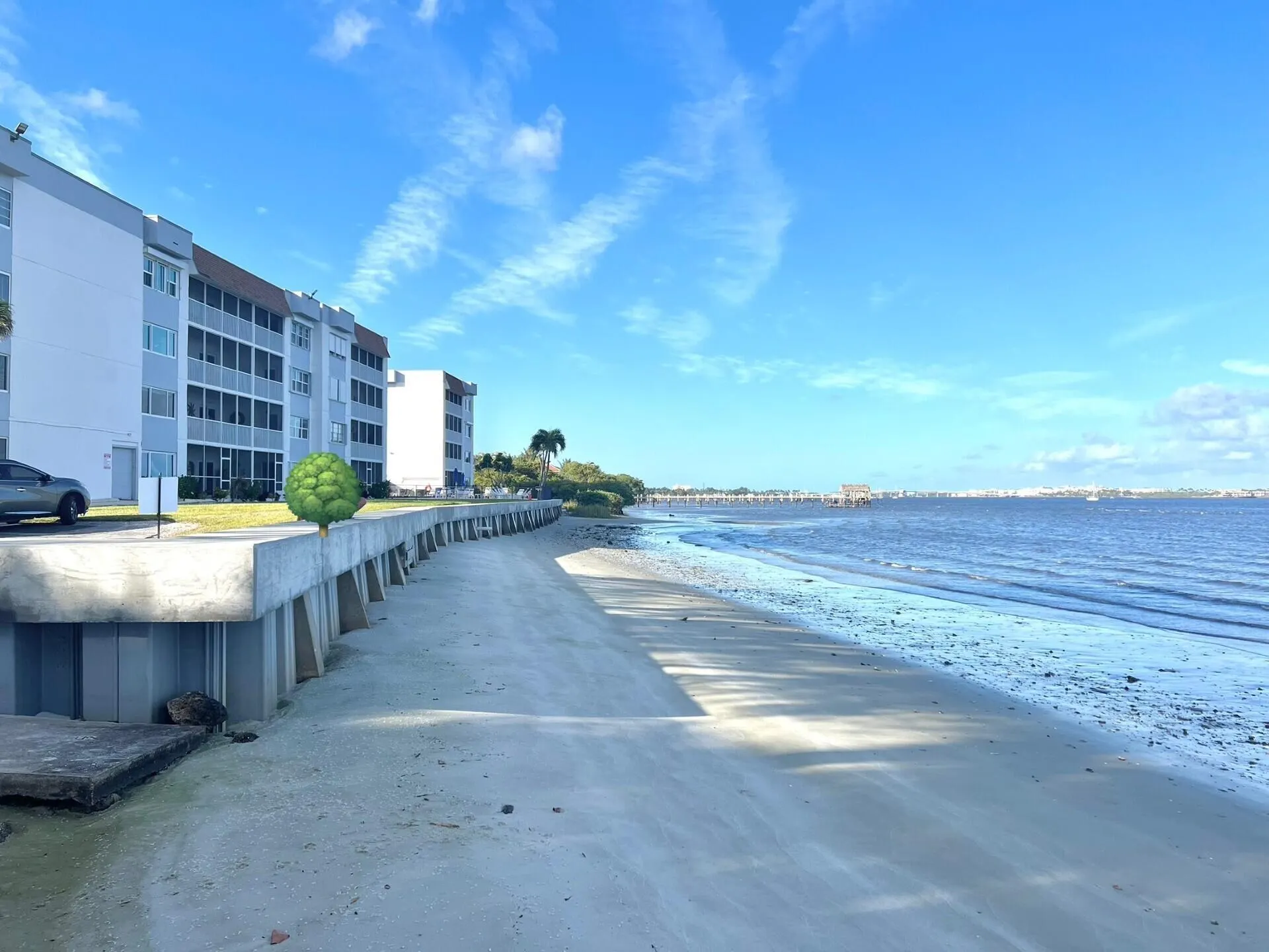 1502 S Lakeside Drive, #410