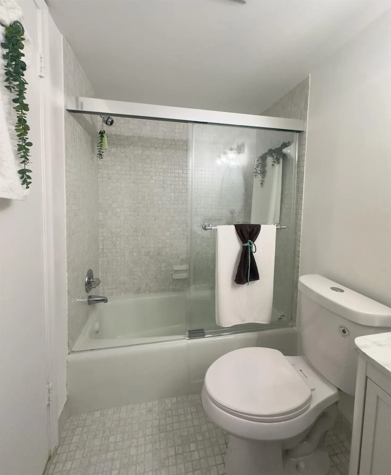 1502 S Lakeside Drive, #410