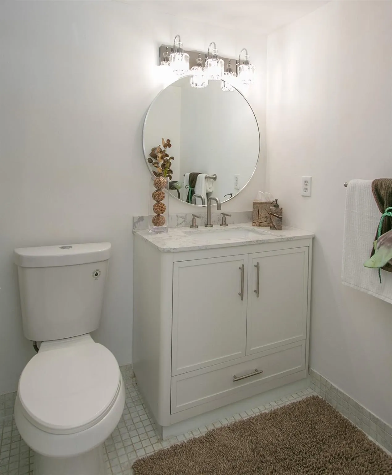 1502 S Lakeside Drive, #410