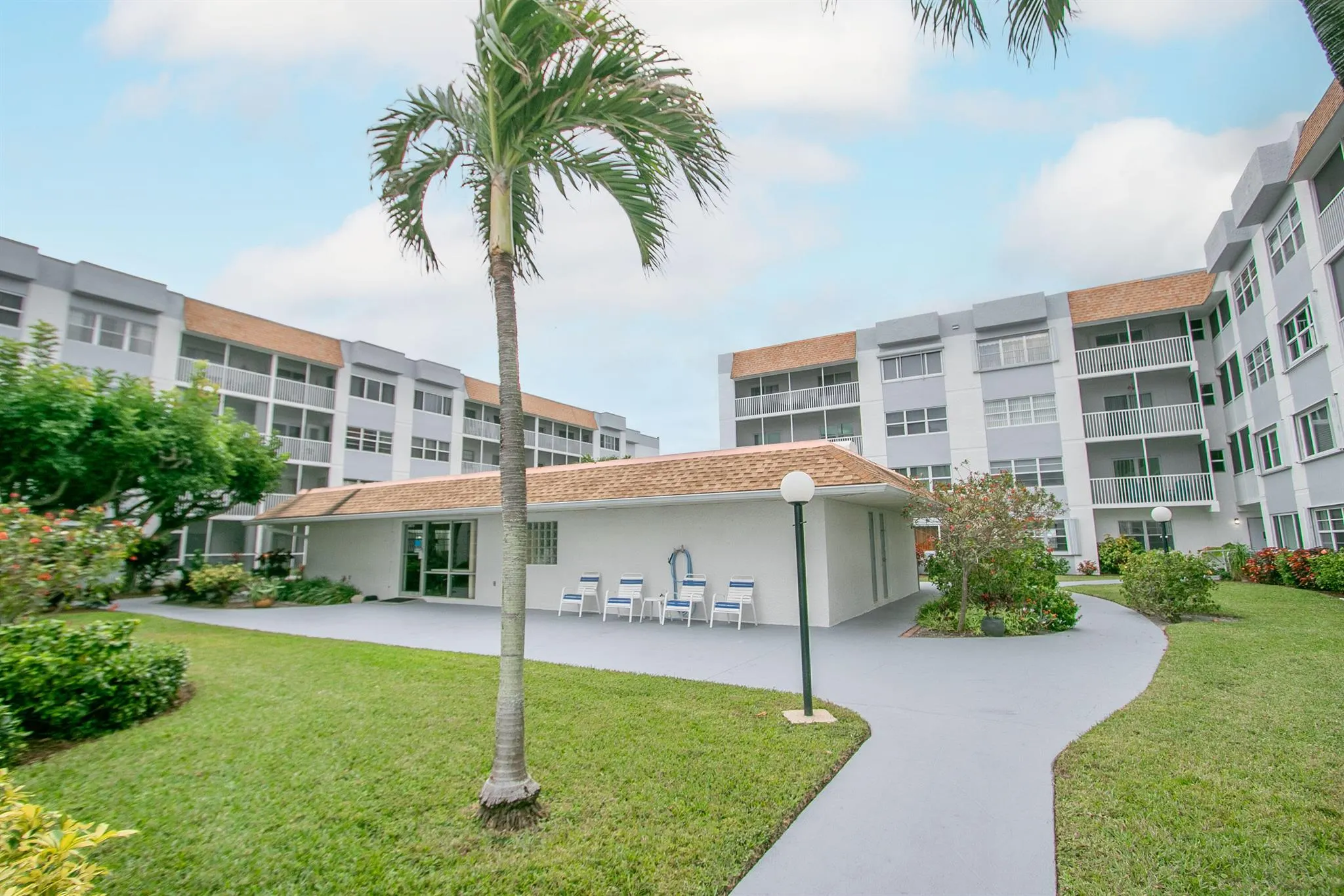 1502 S Lakeside Drive, #410
