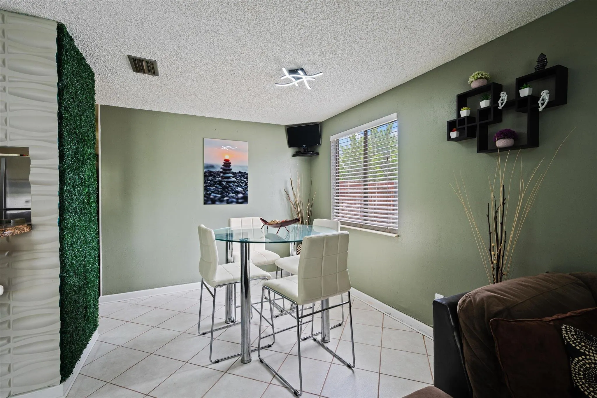 1403 Donwoods Lane