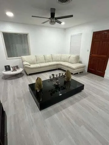 291 E Boca Raton Road