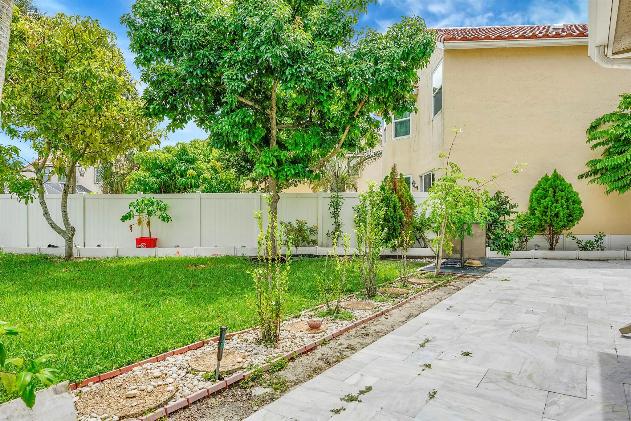 3354 W Greenview Terrace W