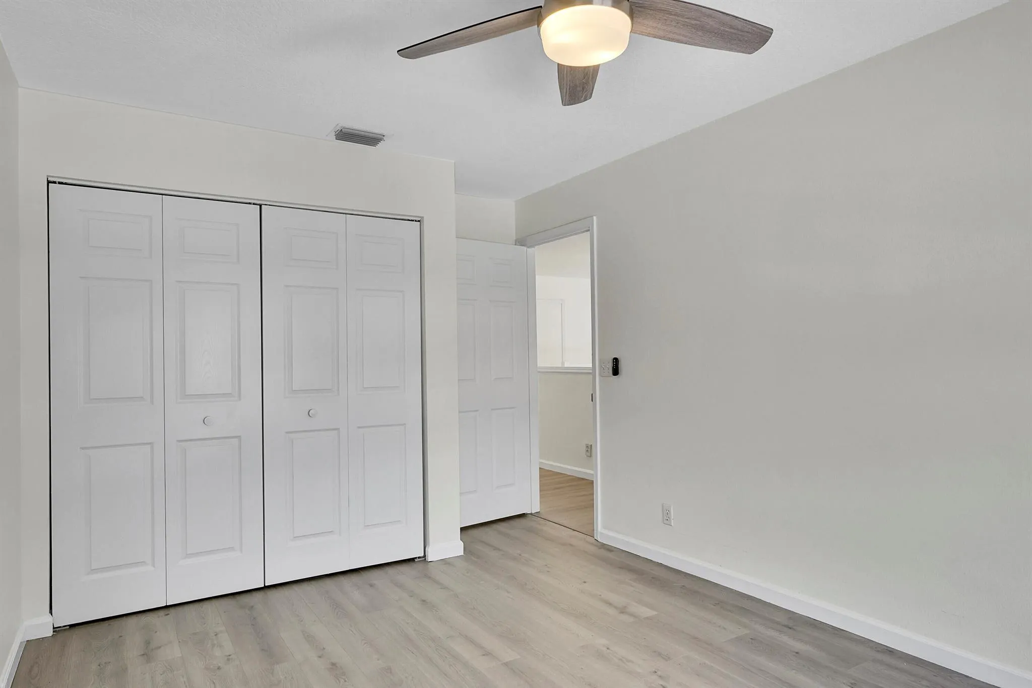 3354 W Greenview Terrace W