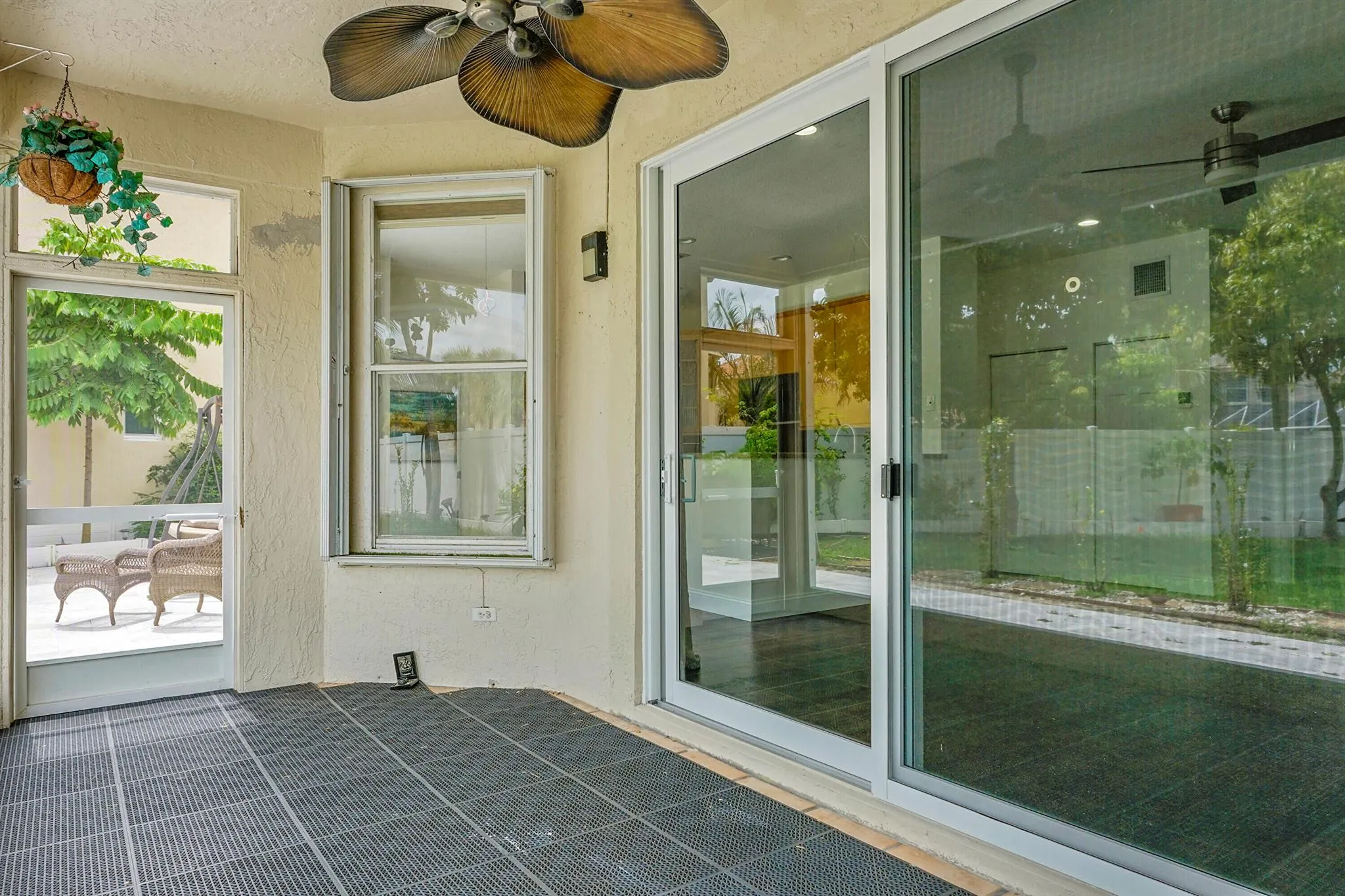 3354 W Greenview Terrace W