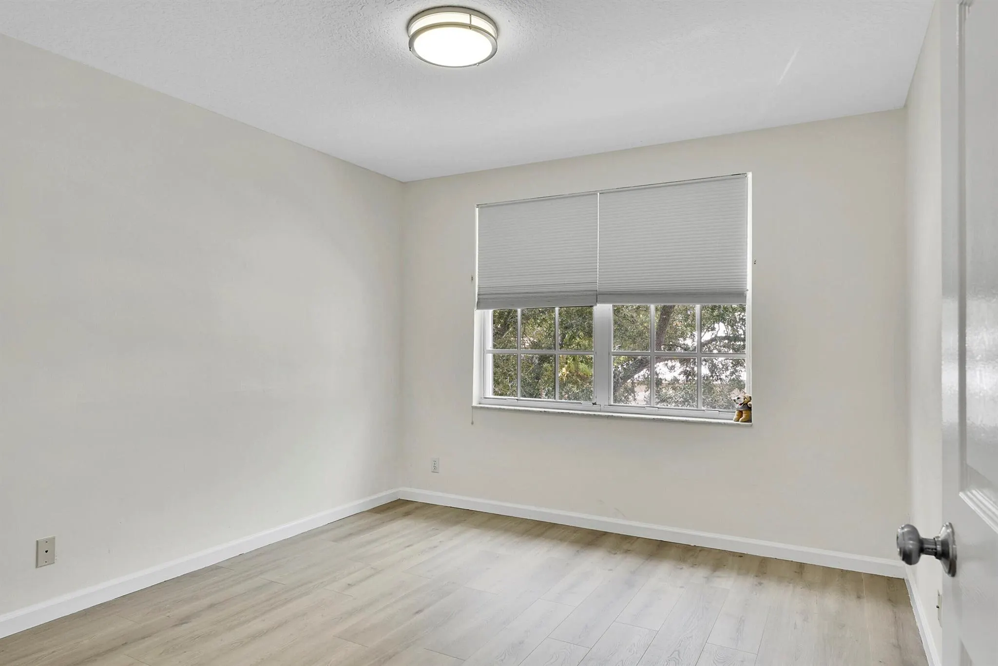 3354 W Greenview Terrace W