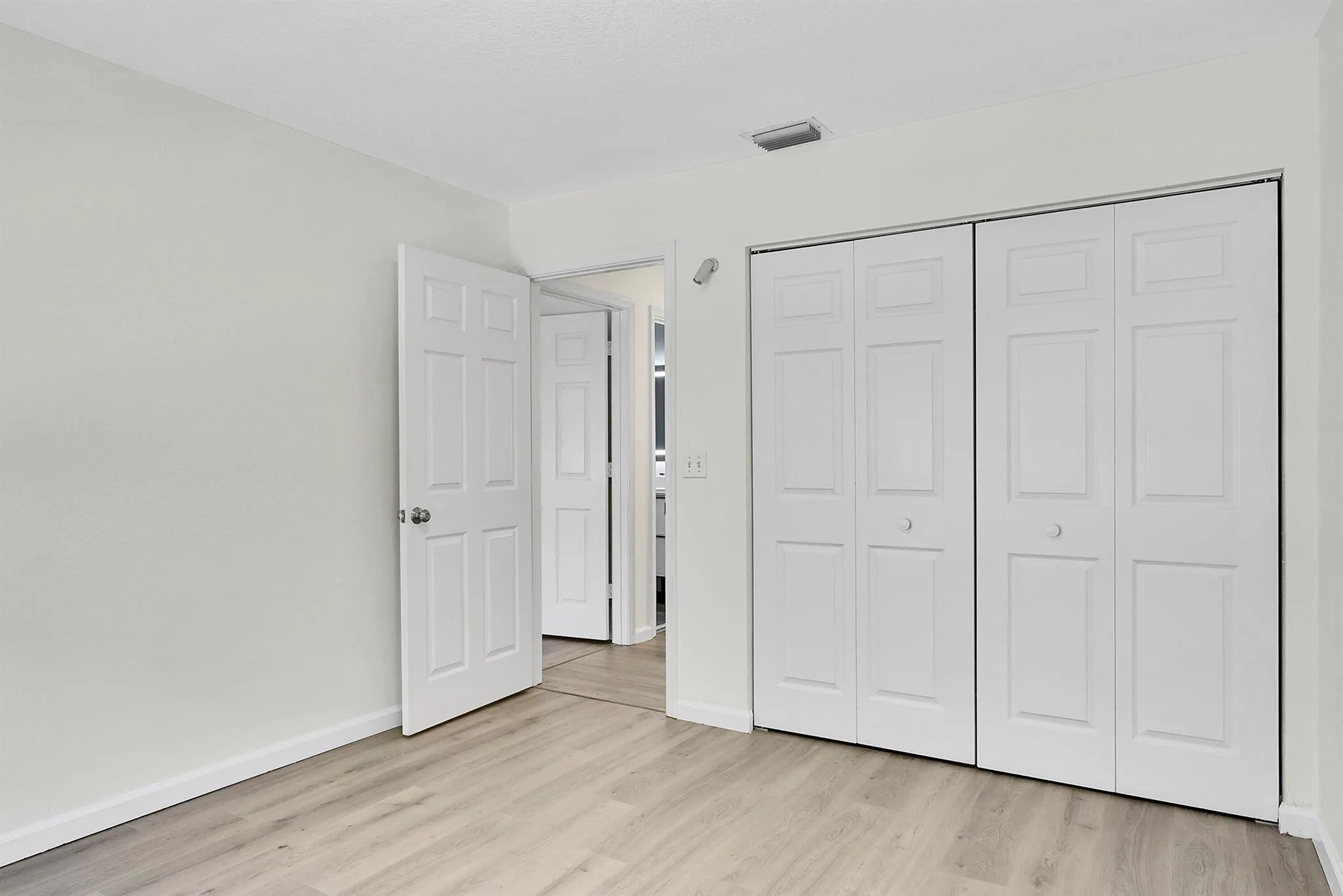 3354 W Greenview Terrace W