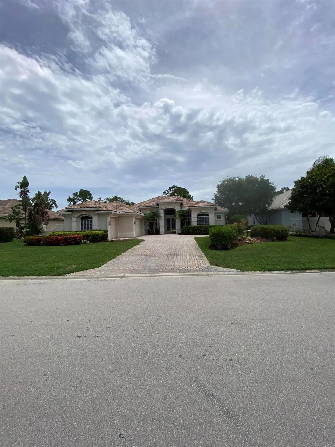 8104 Kiawah Trace