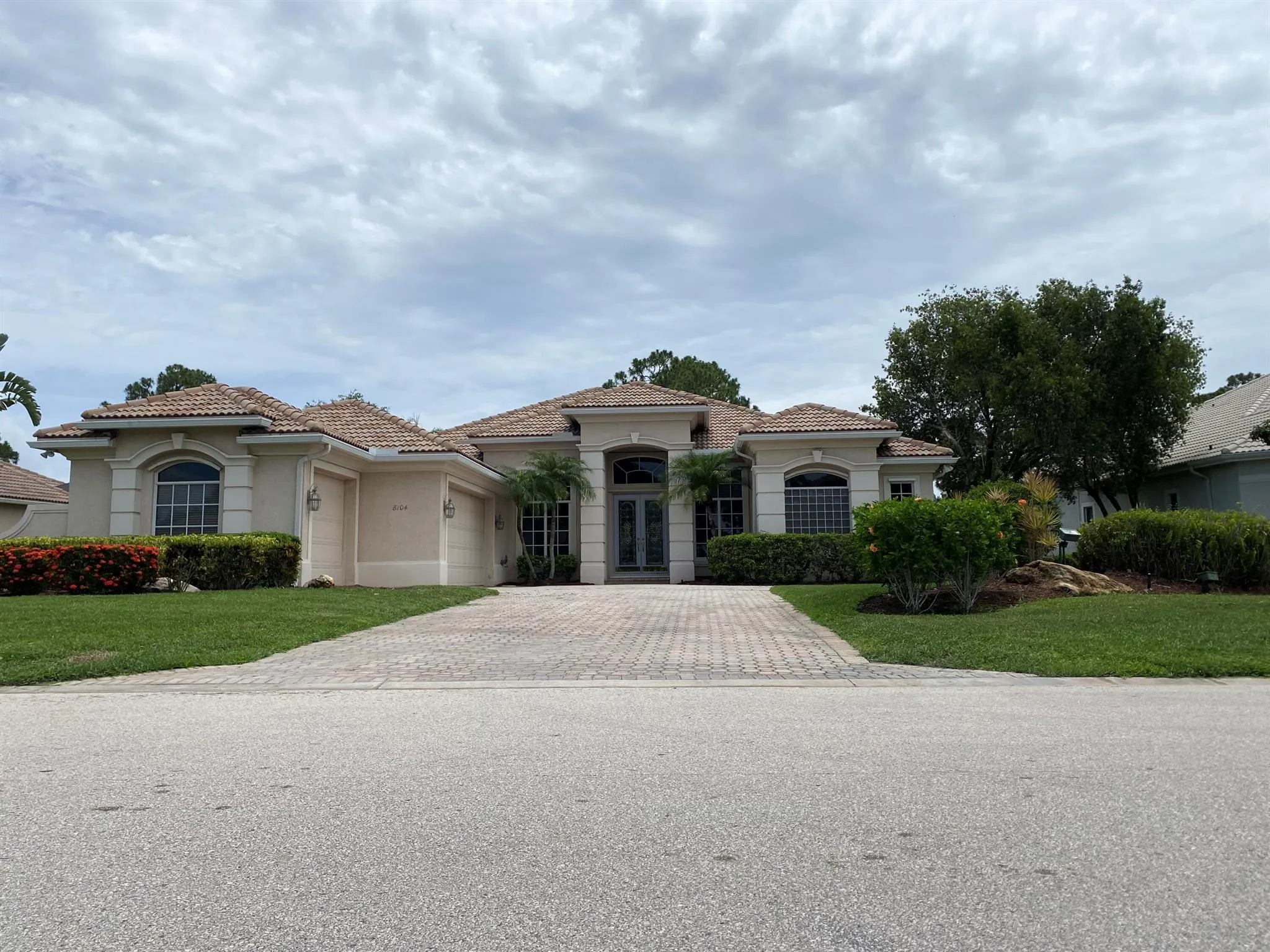 8104 Kiawah Trace