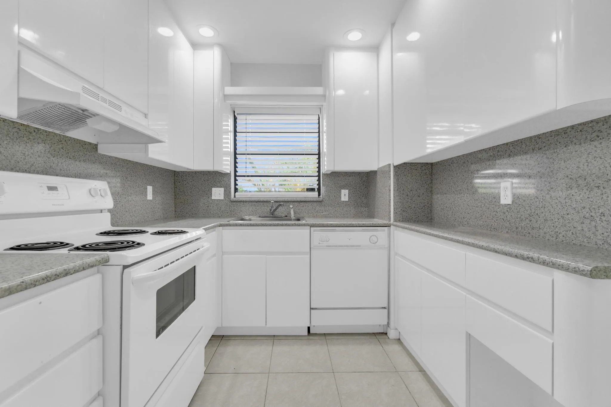 200 Jacaranda Country Club, #3c