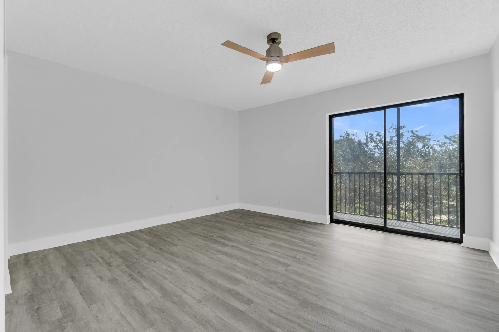 200 Jacaranda Country Club, #3c