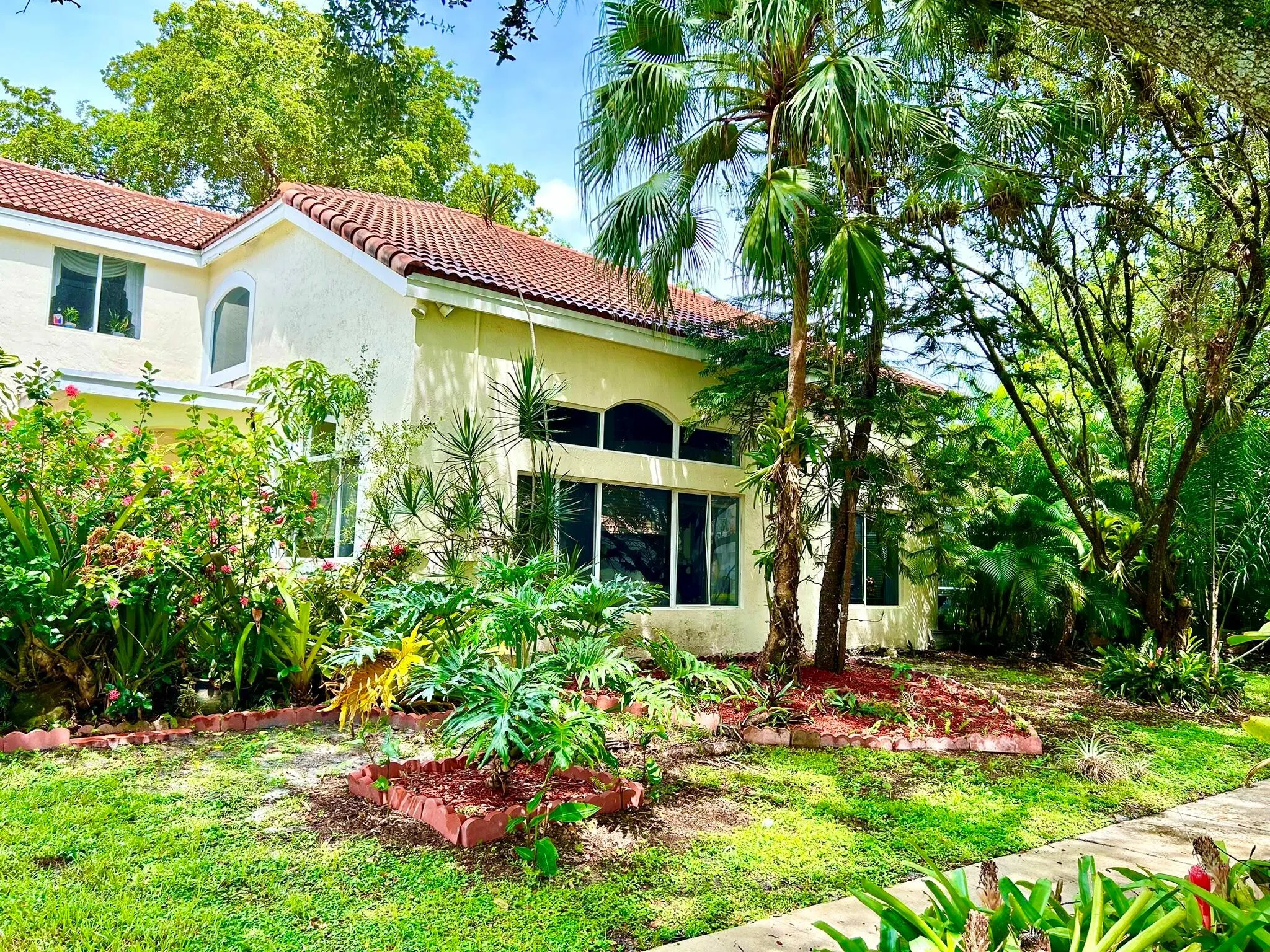 11011 Minneapolis Drive