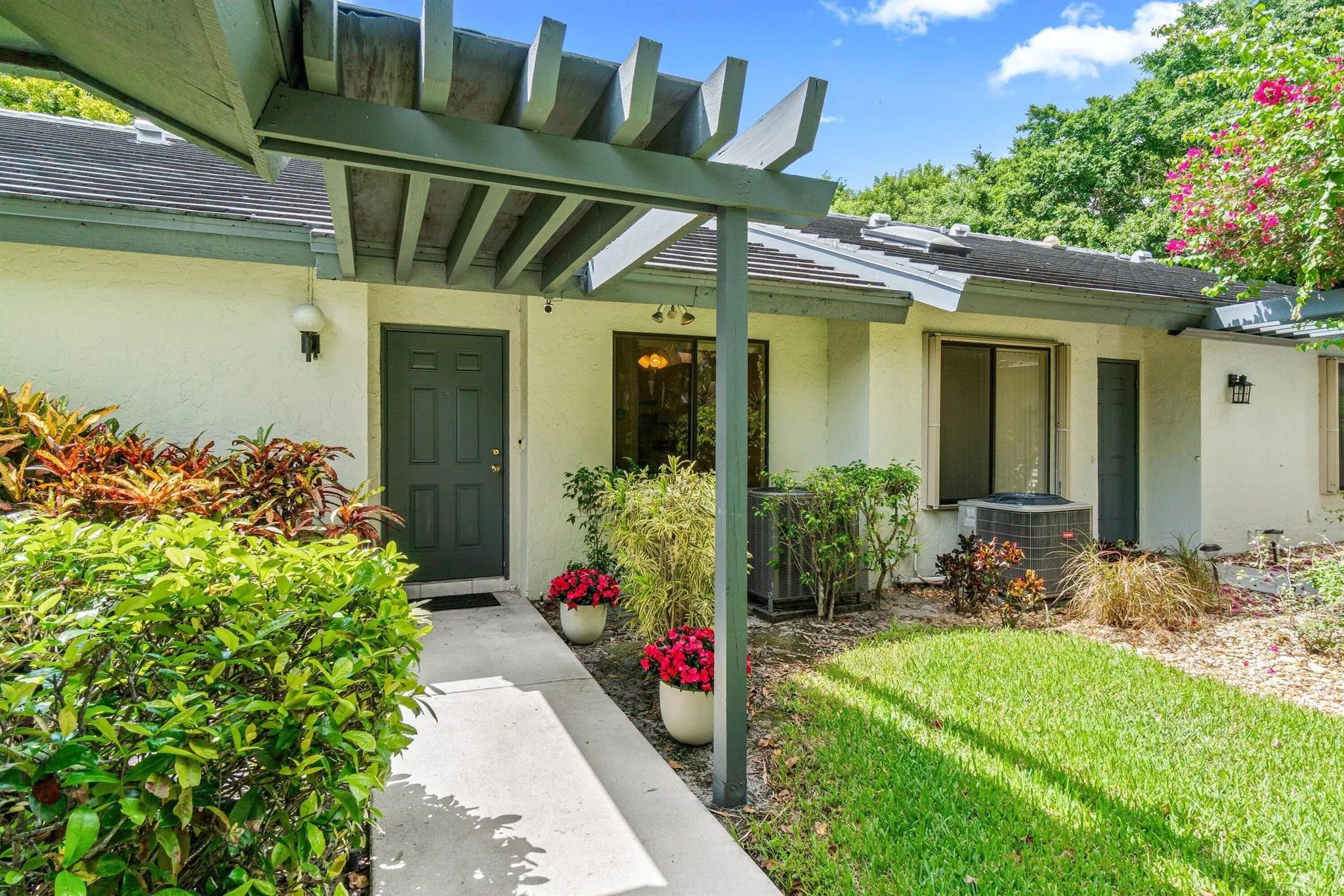 10059 Laurelwood Place