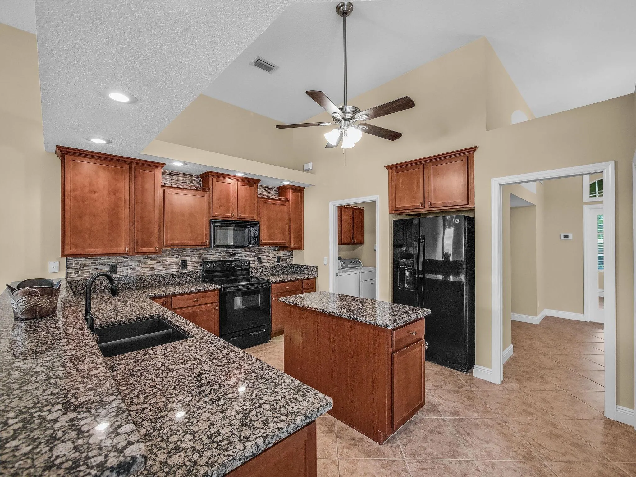 1718 SW Cecelia Lane