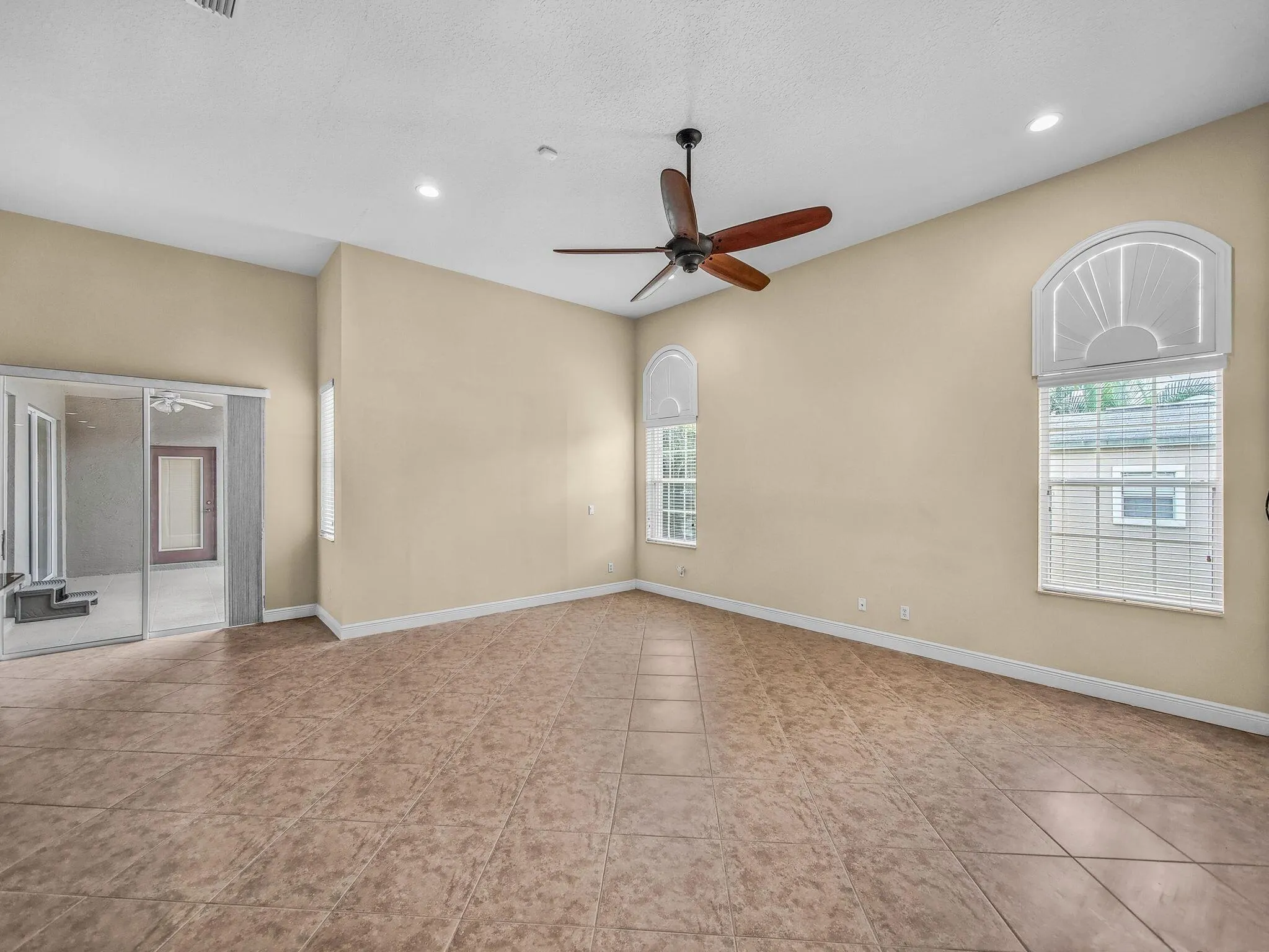 1718 SW Cecelia Lane