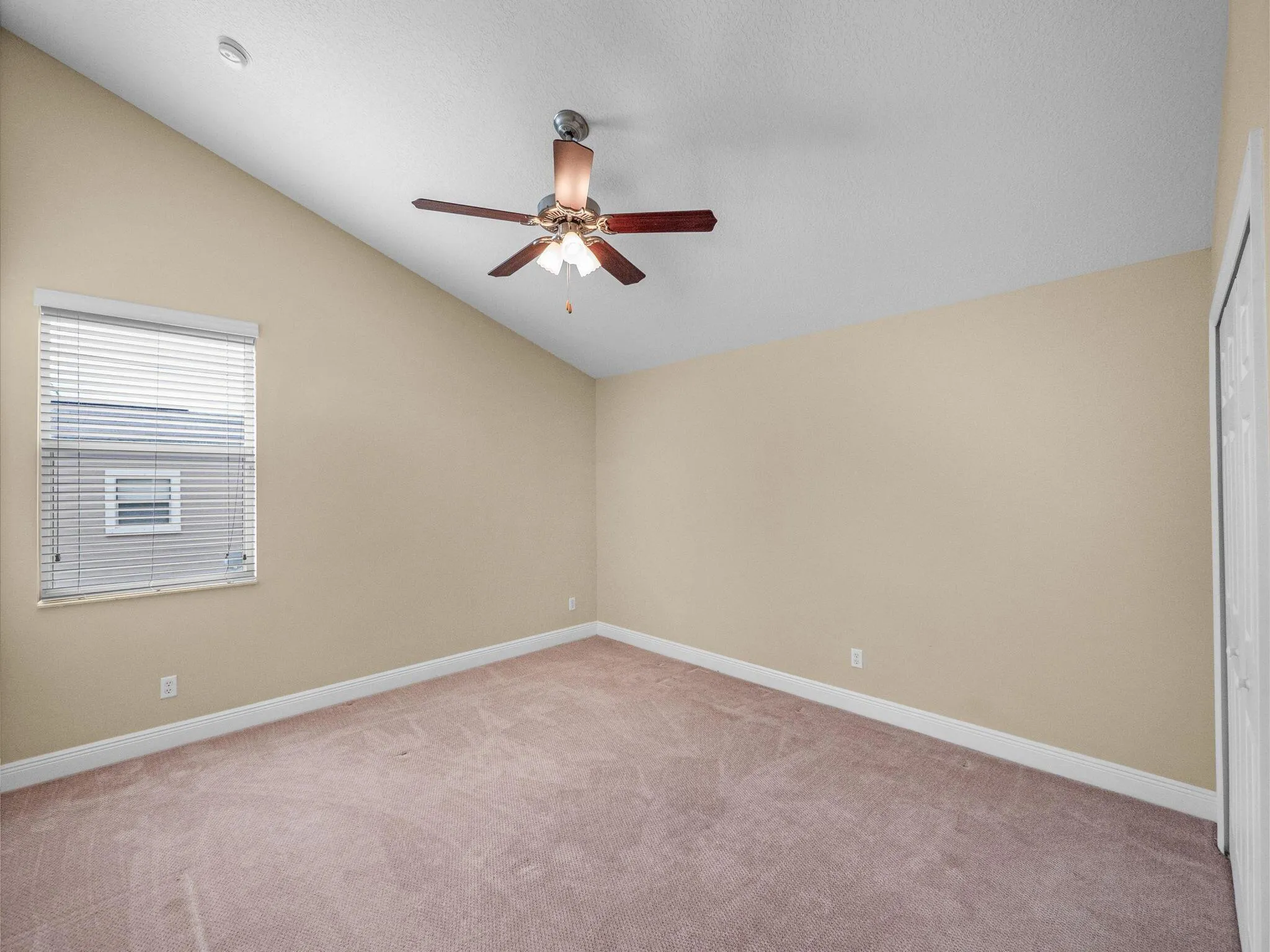 1718 SW Cecelia Lane