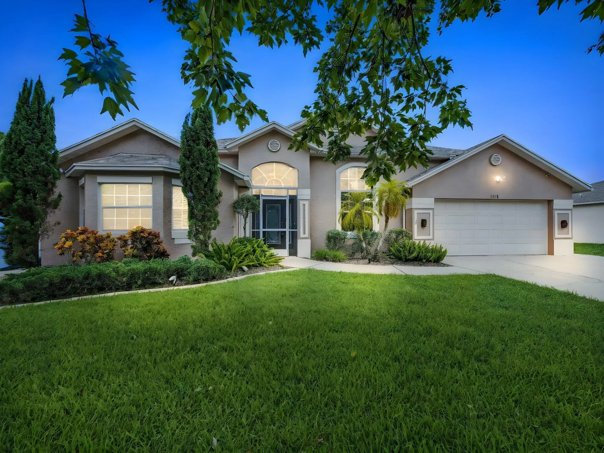 1718 SW Cecelia Lane