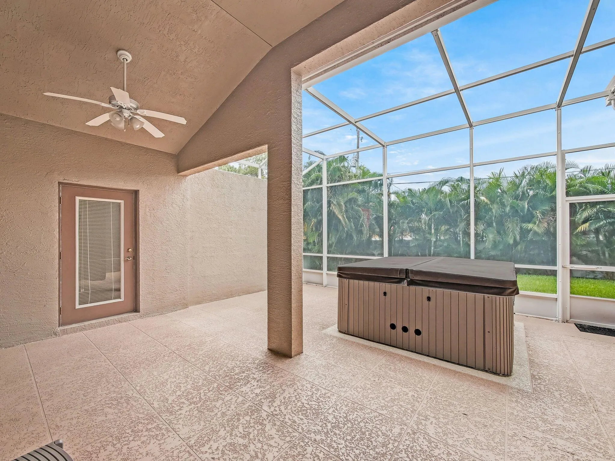 1718 SW Cecelia Lane