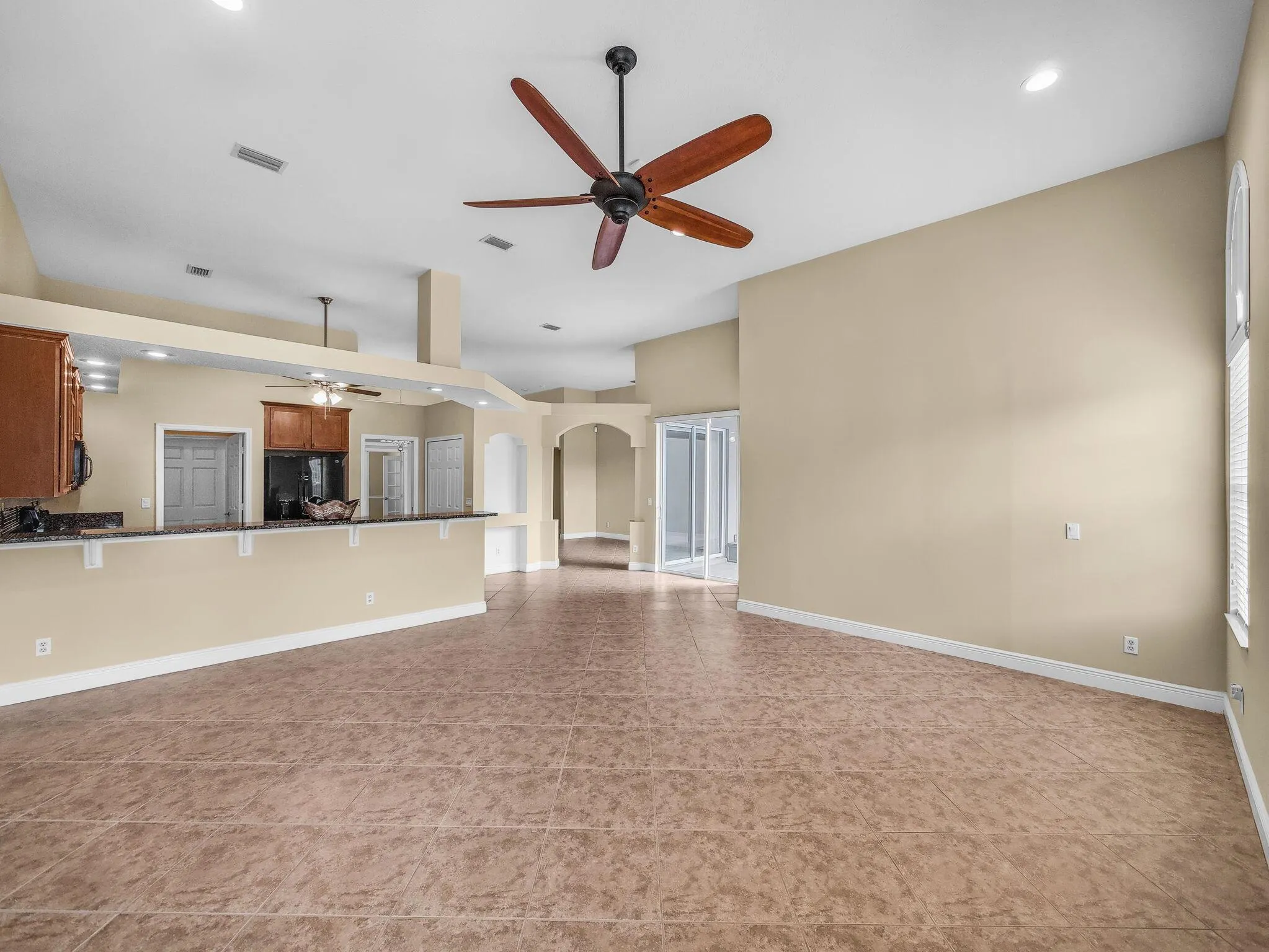 1718 SW Cecelia Lane