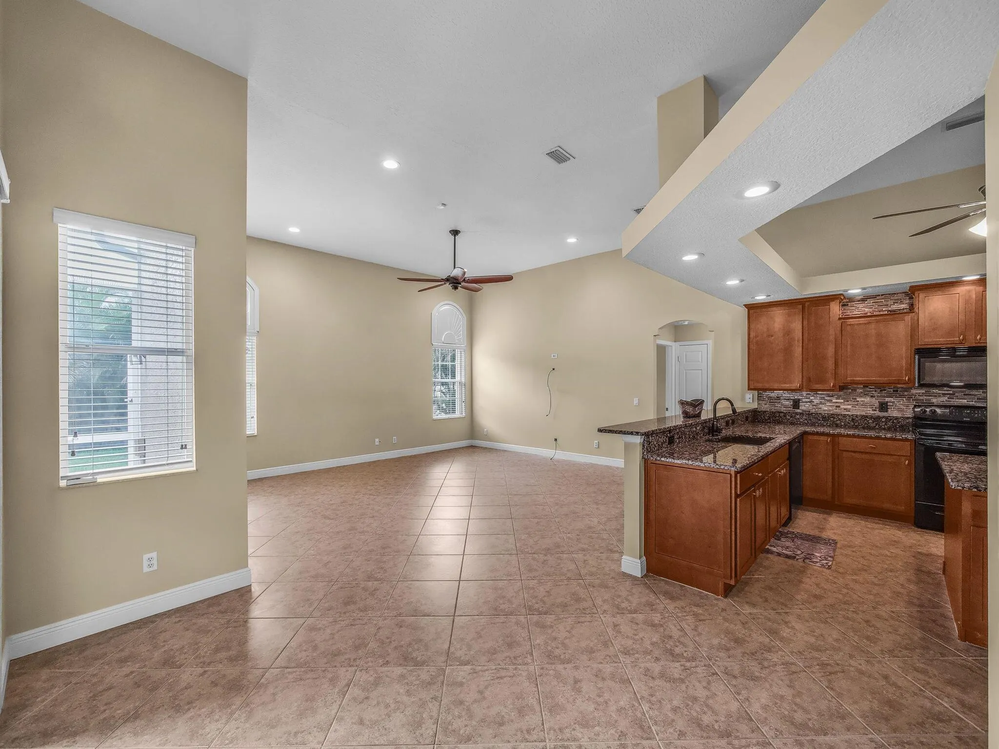 1718 SW Cecelia Lane
