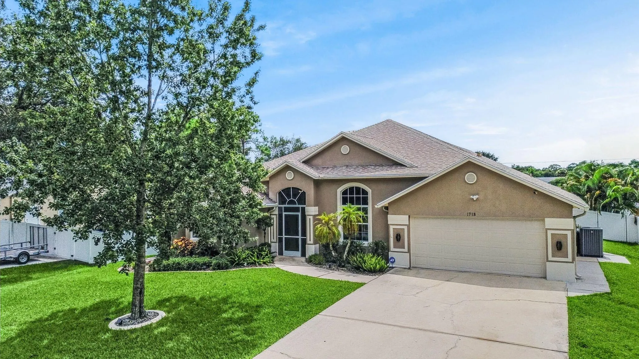 1718 SW Cecelia Lane