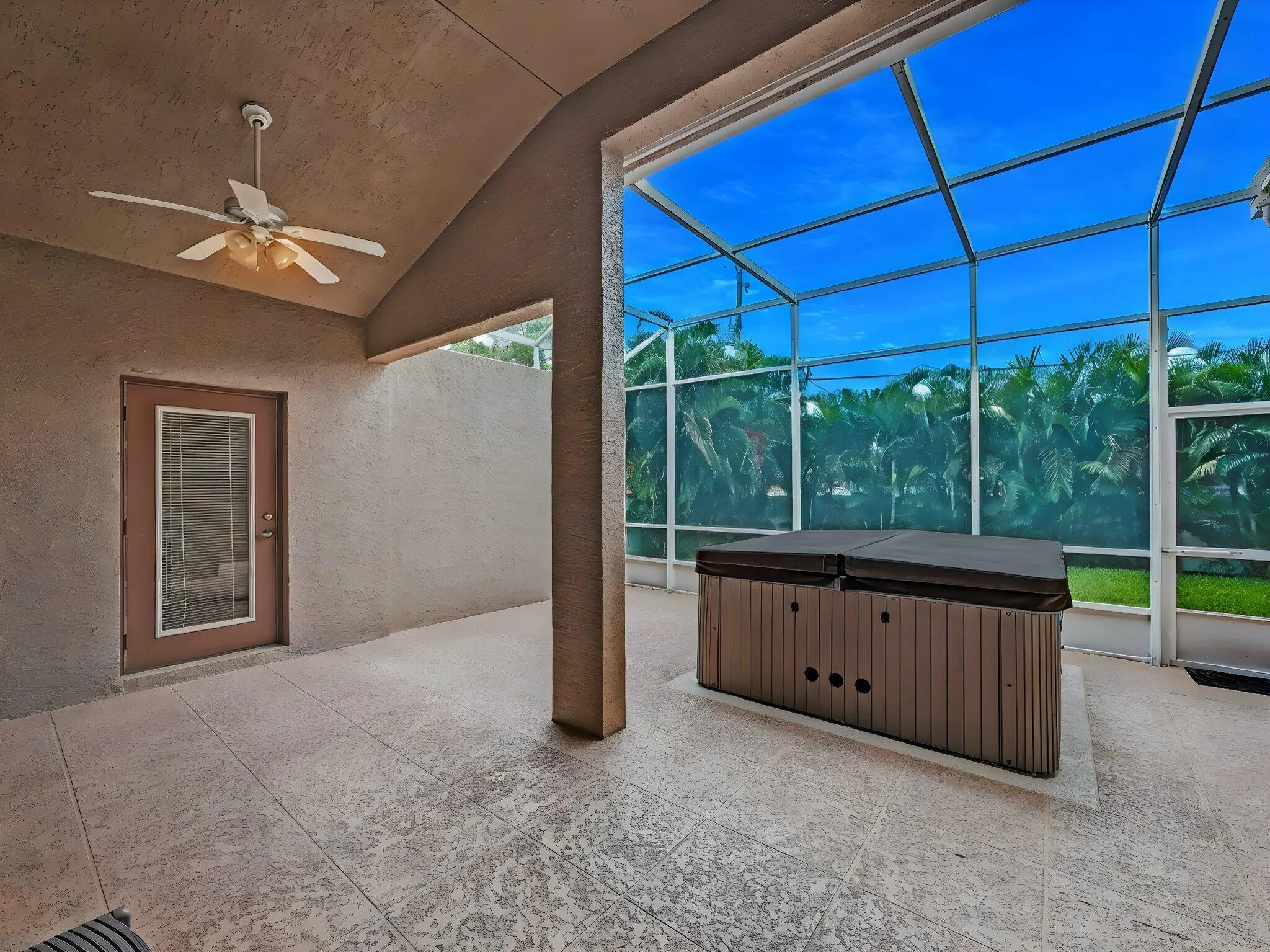 1718 SW Cecelia Lane