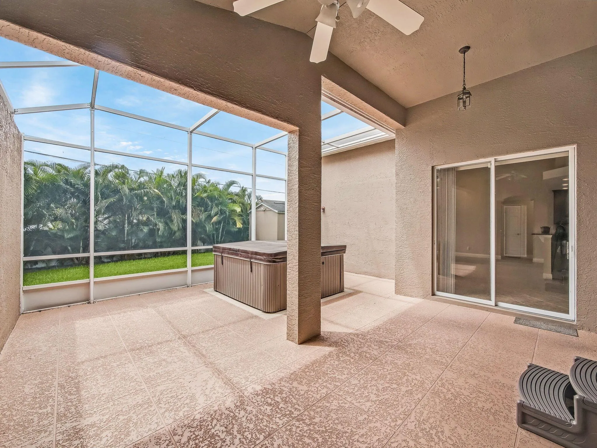 1718 SW Cecelia Lane