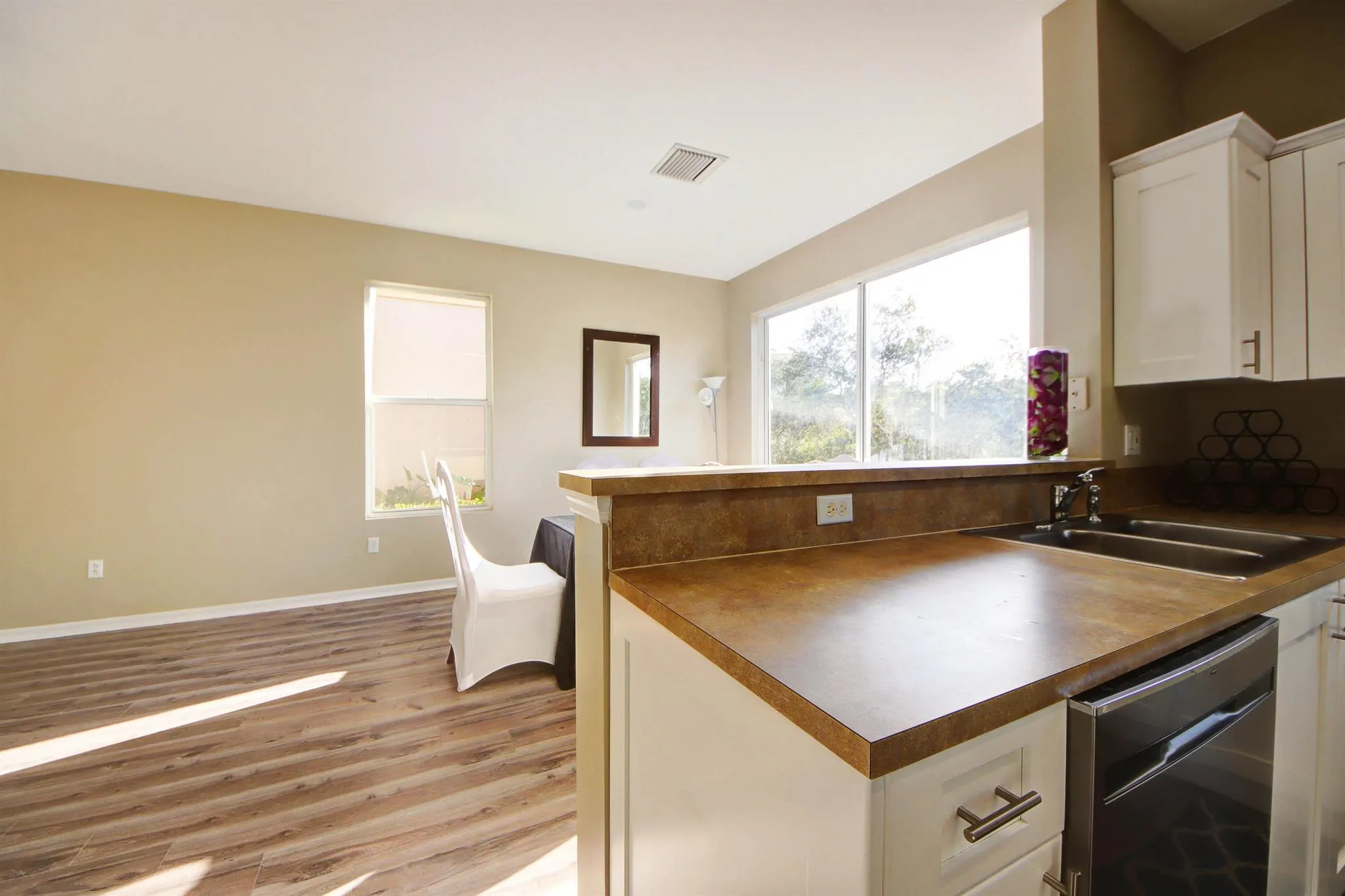 6143 Seminole Gardens Circle