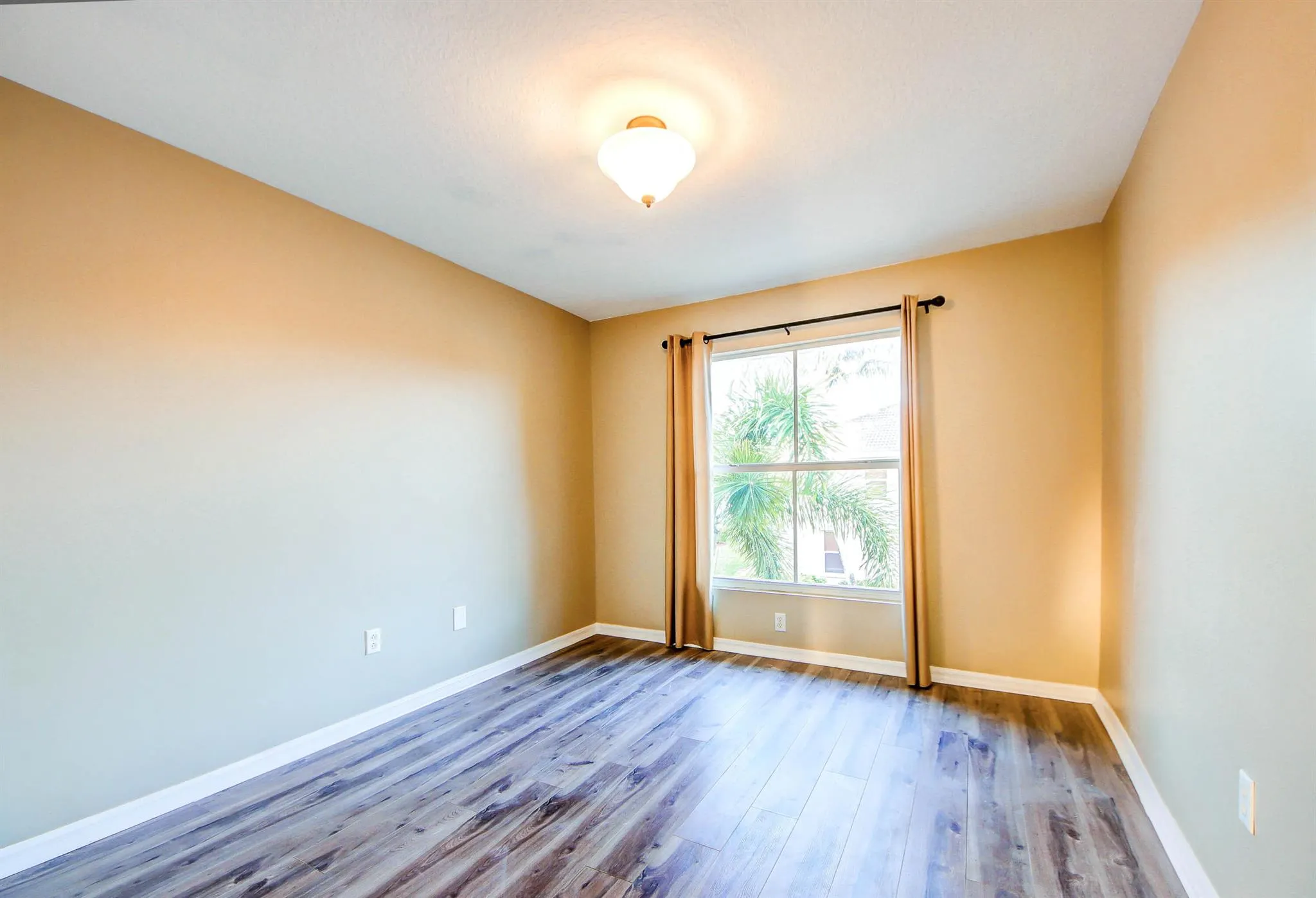 6143 Seminole Gardens Circle