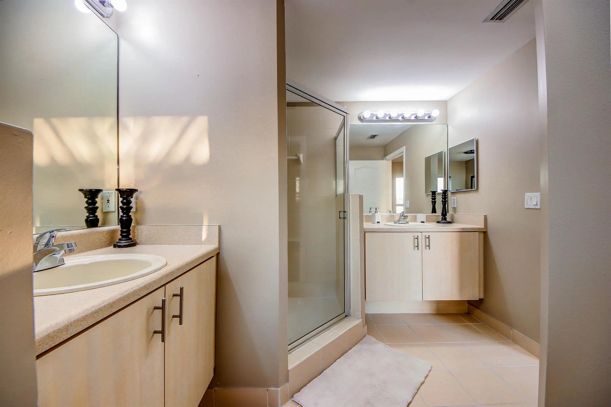 6143 Seminole Gardens Circle
