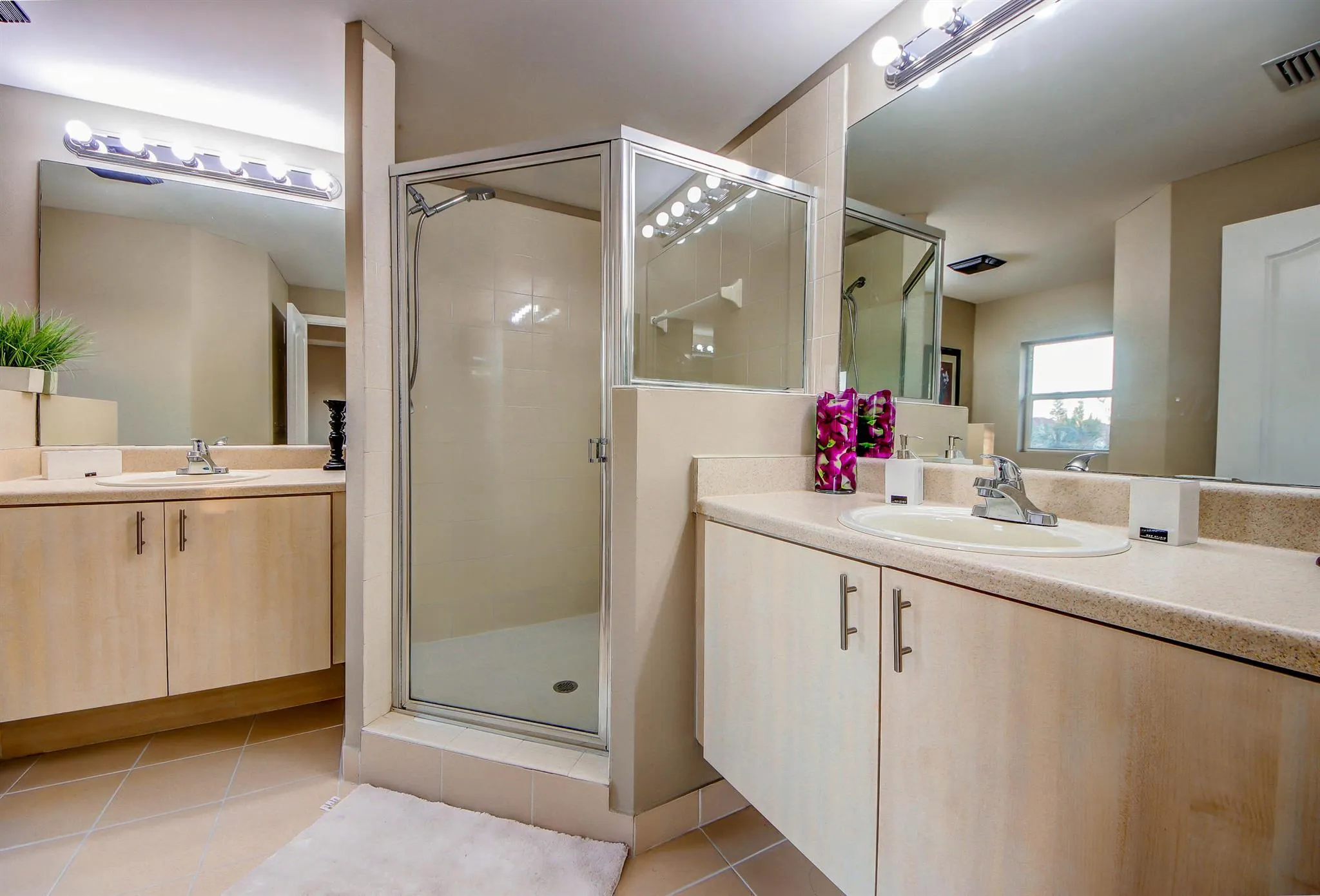 6143 Seminole Gardens Circle