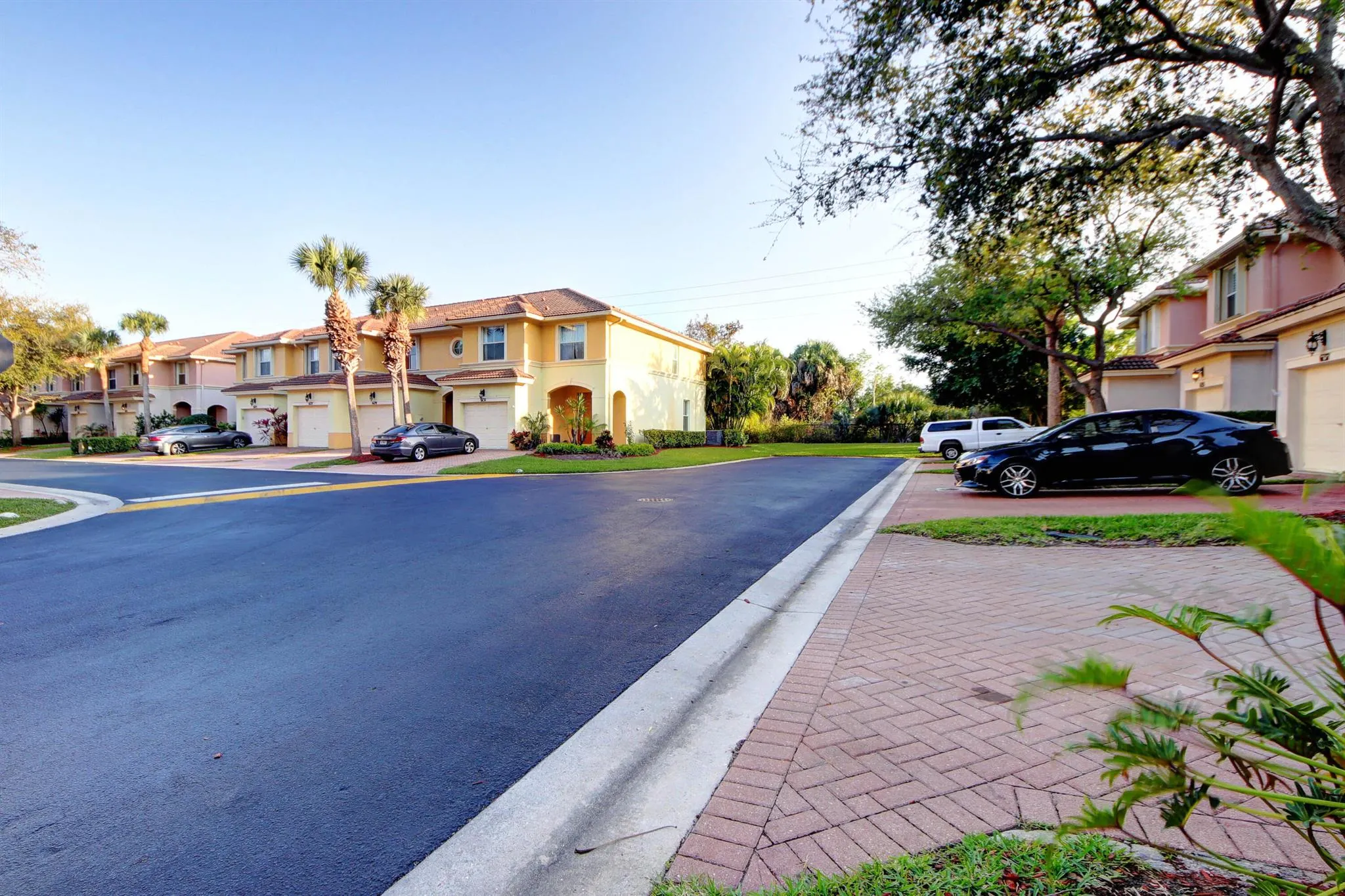 6143 Seminole Gardens Circle