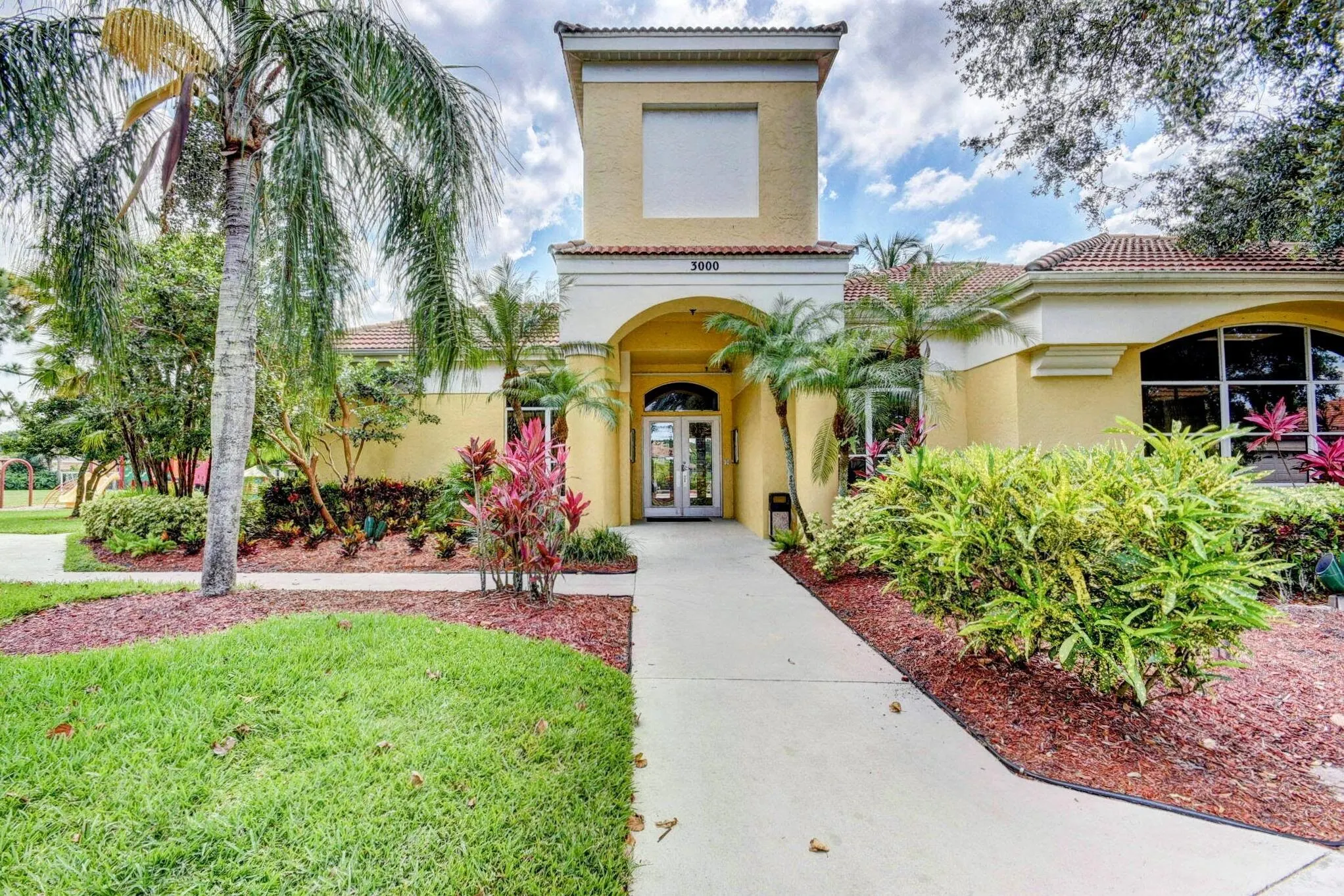 6143 Seminole Gardens Circle