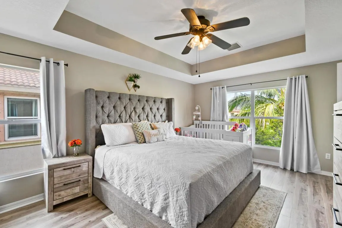 6143 Seminole Gardens Circle