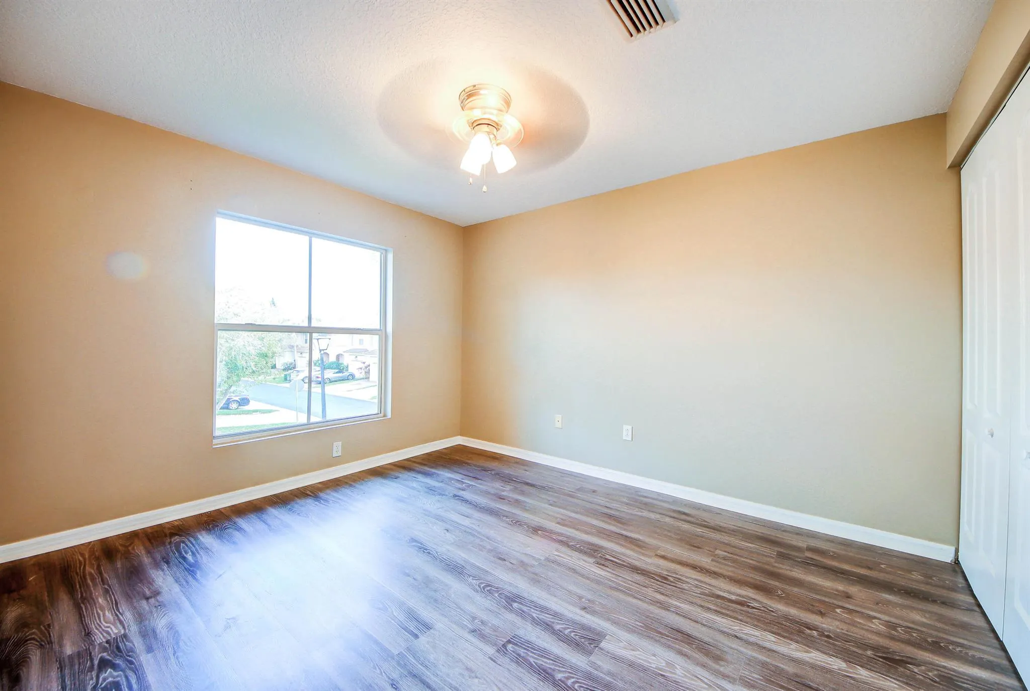 6143 Seminole Gardens Circle