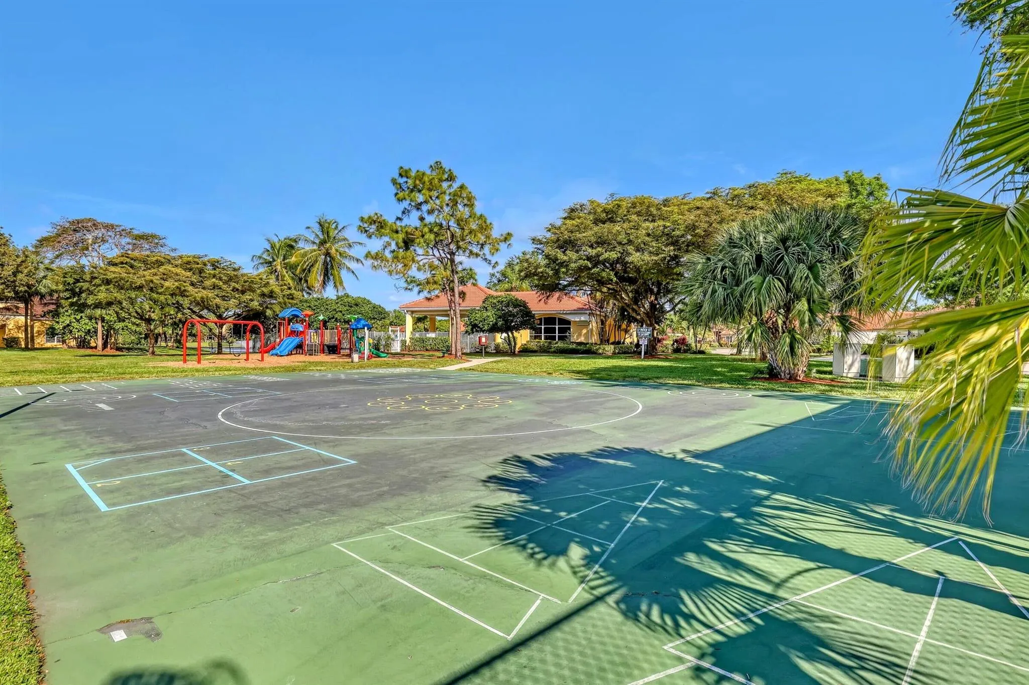 6143 Seminole Gardens Circle