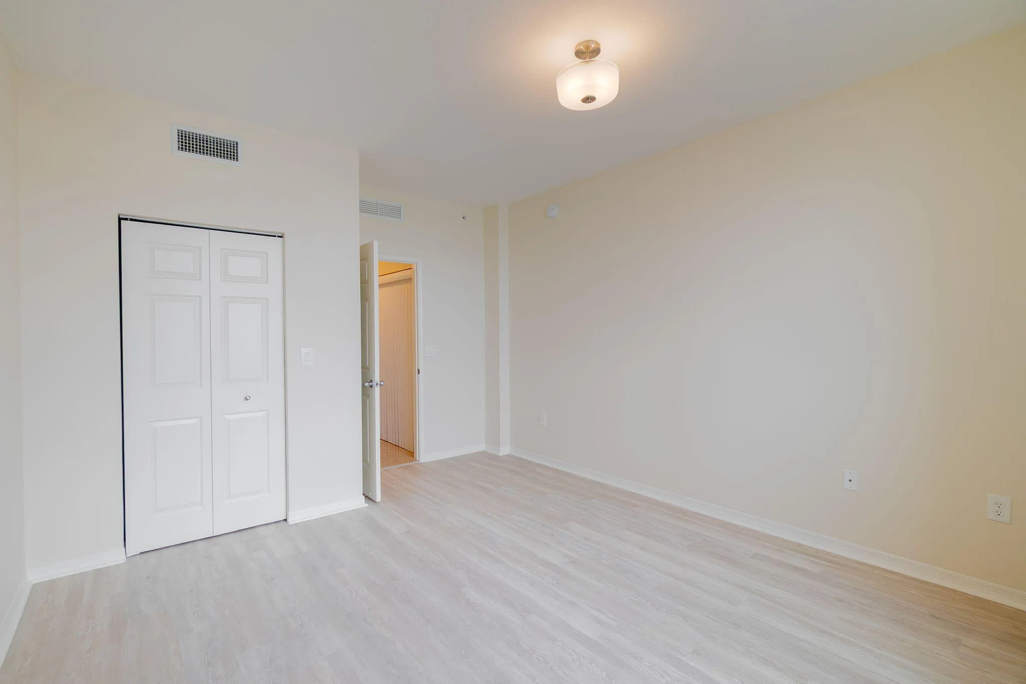 806 E Windward Way, #405
