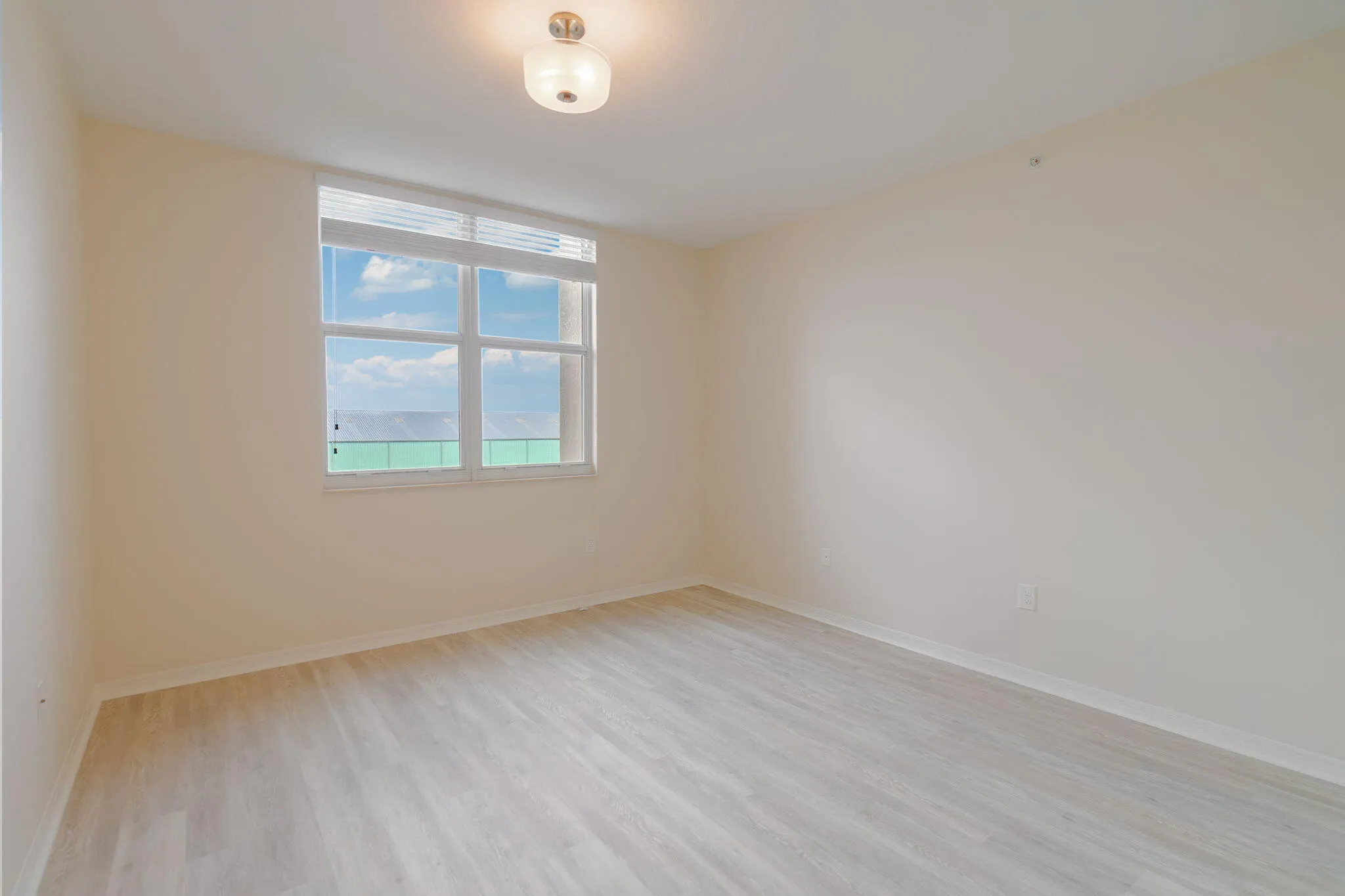 806 E Windward Way, #405
